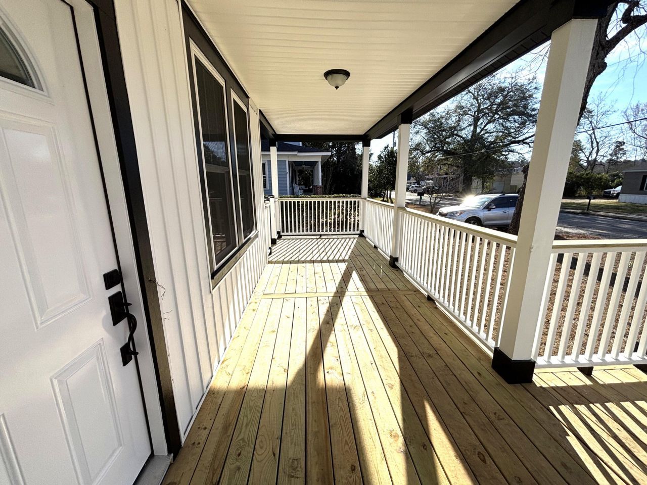 203 E George Street Photo 4