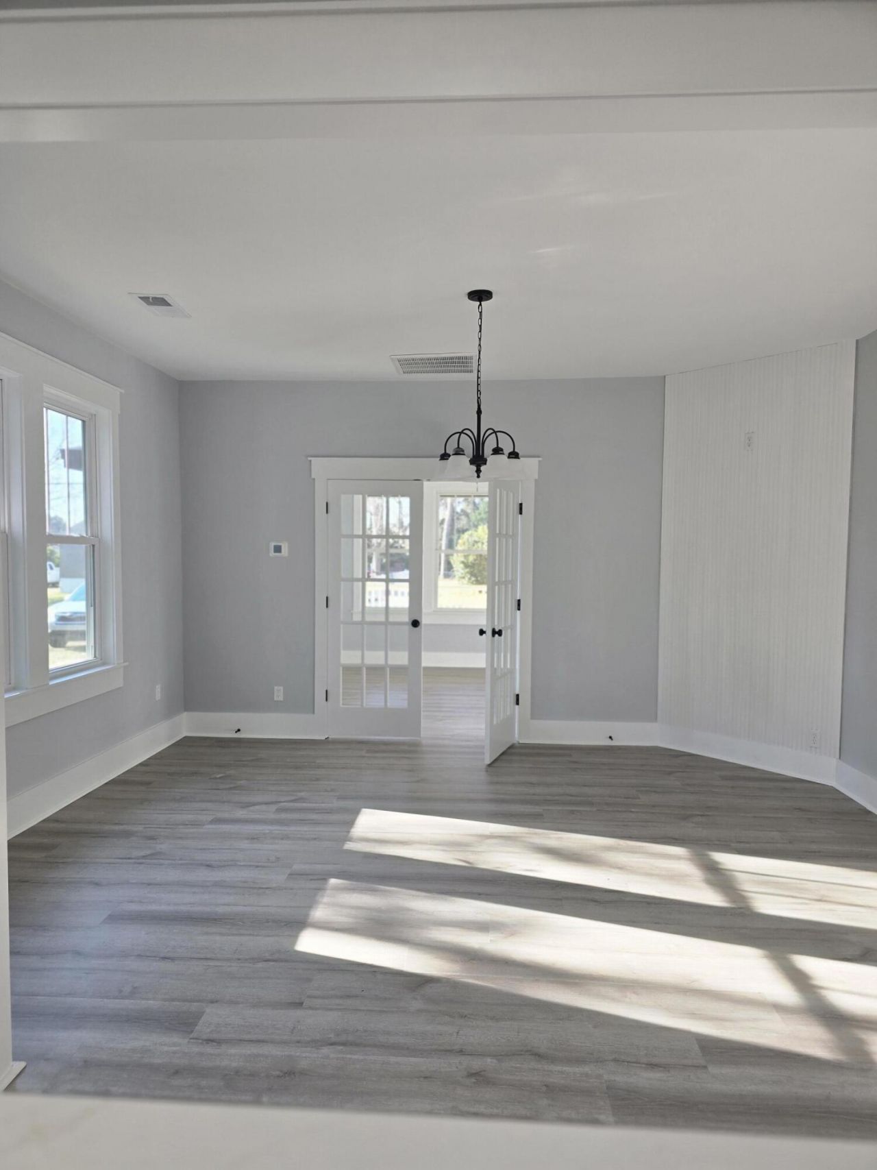 203 E George Street Photo 8