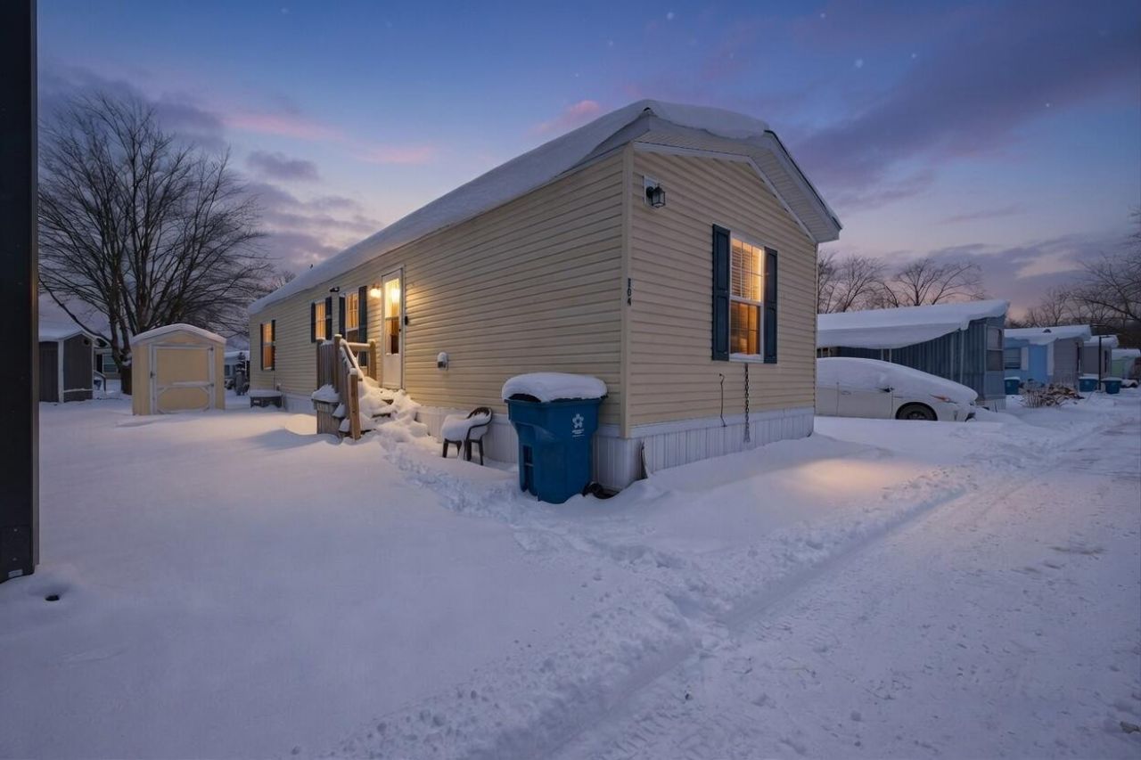 333 E Lakewood Boulevard, Unit 104, Holland, MI 49424 Main Photo