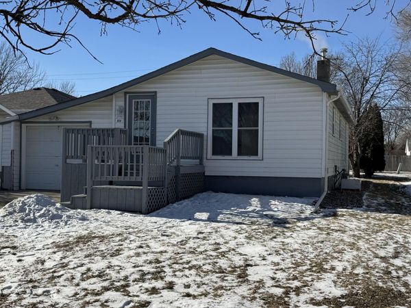 814 S 8th Street, Aberdeen, SD 57401