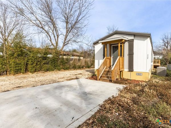 117 Royal , Taylor, TX 76574