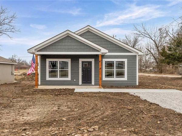 216 W 4th Street, Pomona, KS 66076