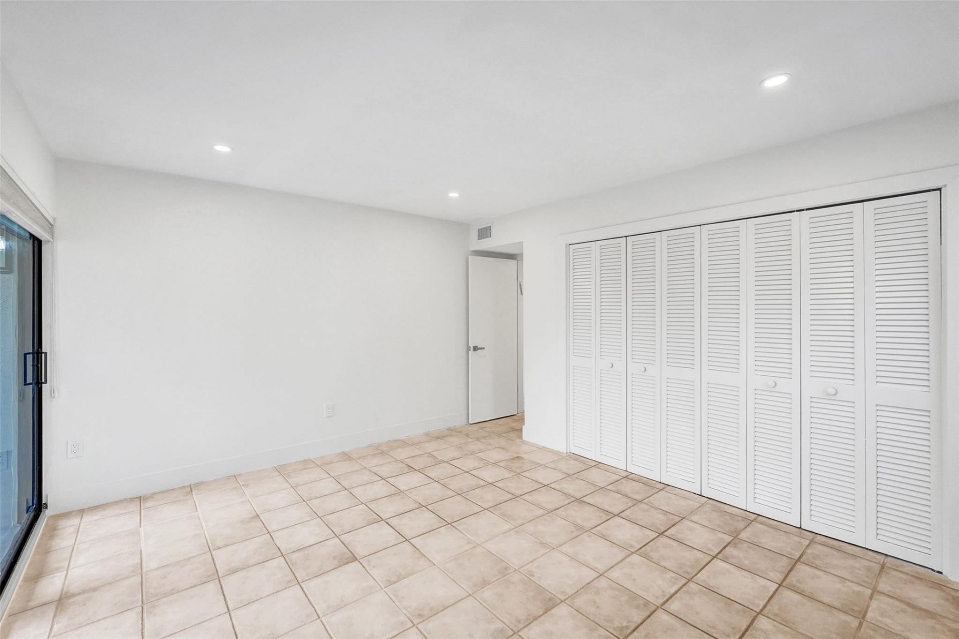 4040 N Hills Drive, Unit 24, Hollywood, FL 33021 Photo