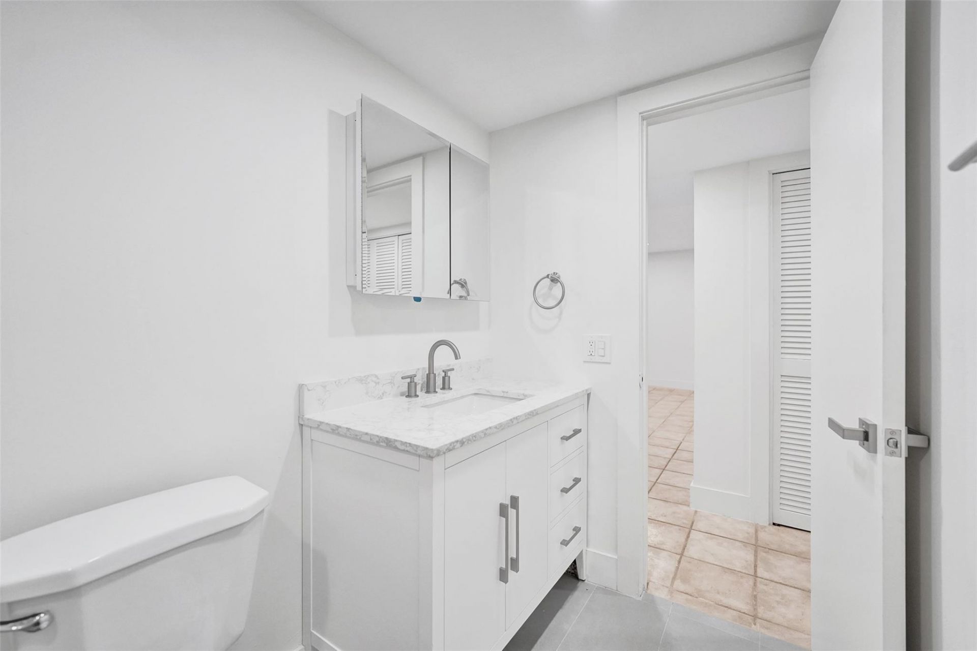 4040 N Hills Drive, Unit 24, Hollywood, FL 33021 Photo