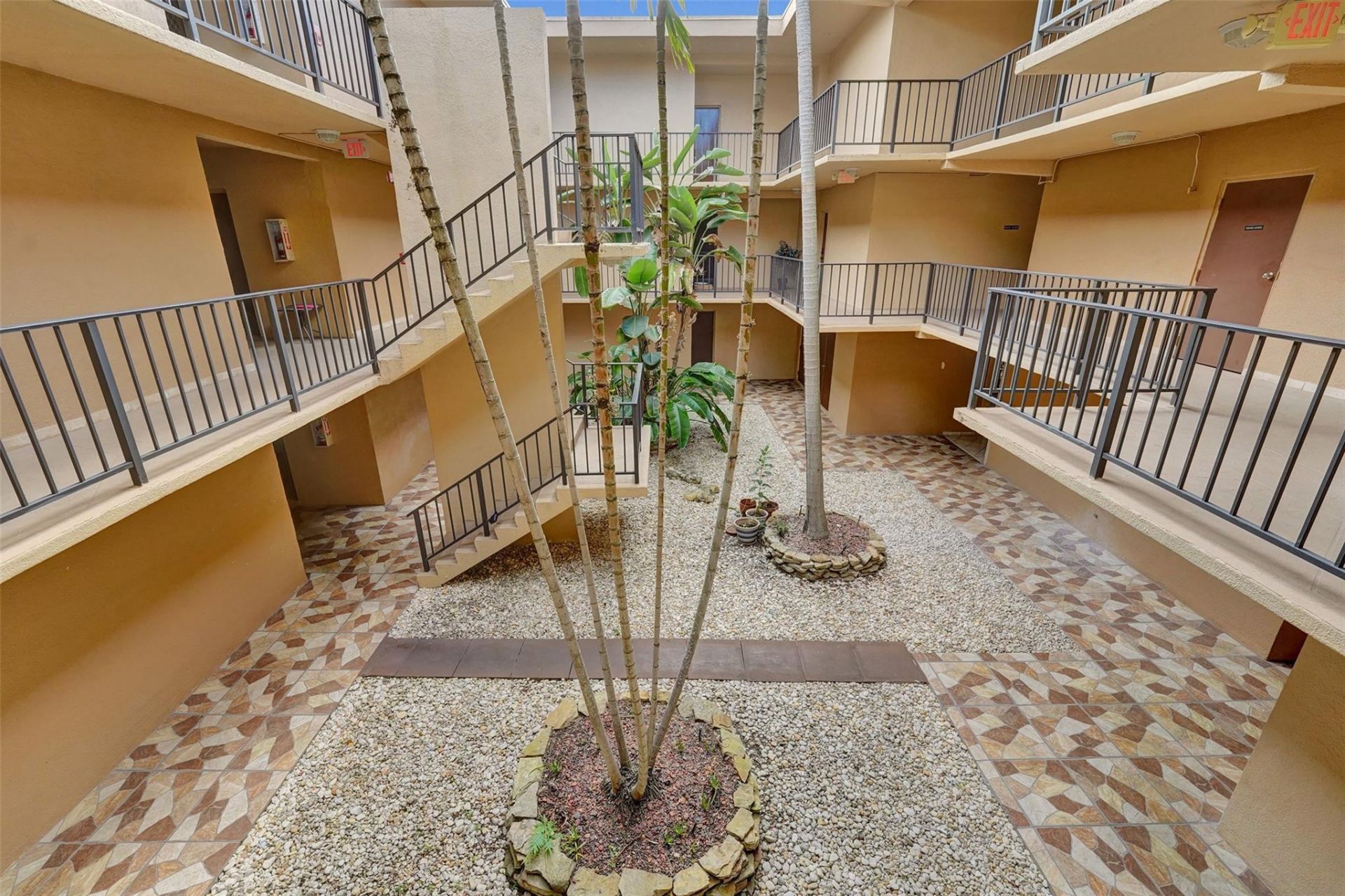 4040 N Hills Drive, Unit 24, Hollywood, FL 33021 Photo