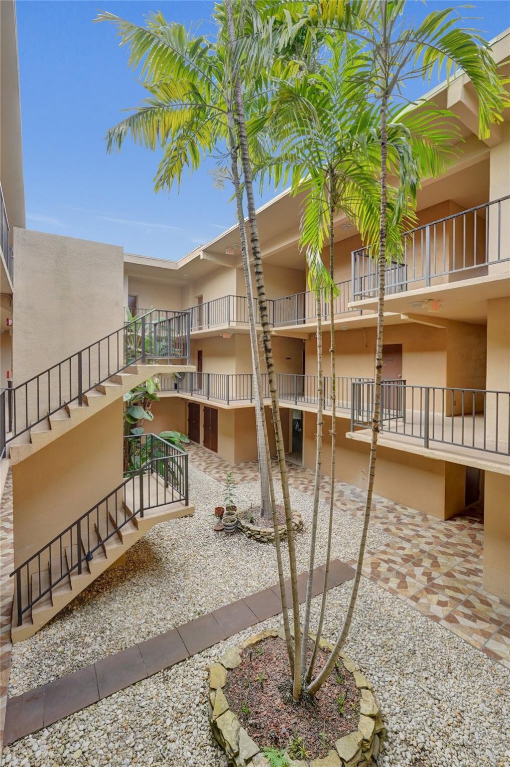 4040 N Hills Drive, Unit 24, Hollywood, FL 33021 Photo