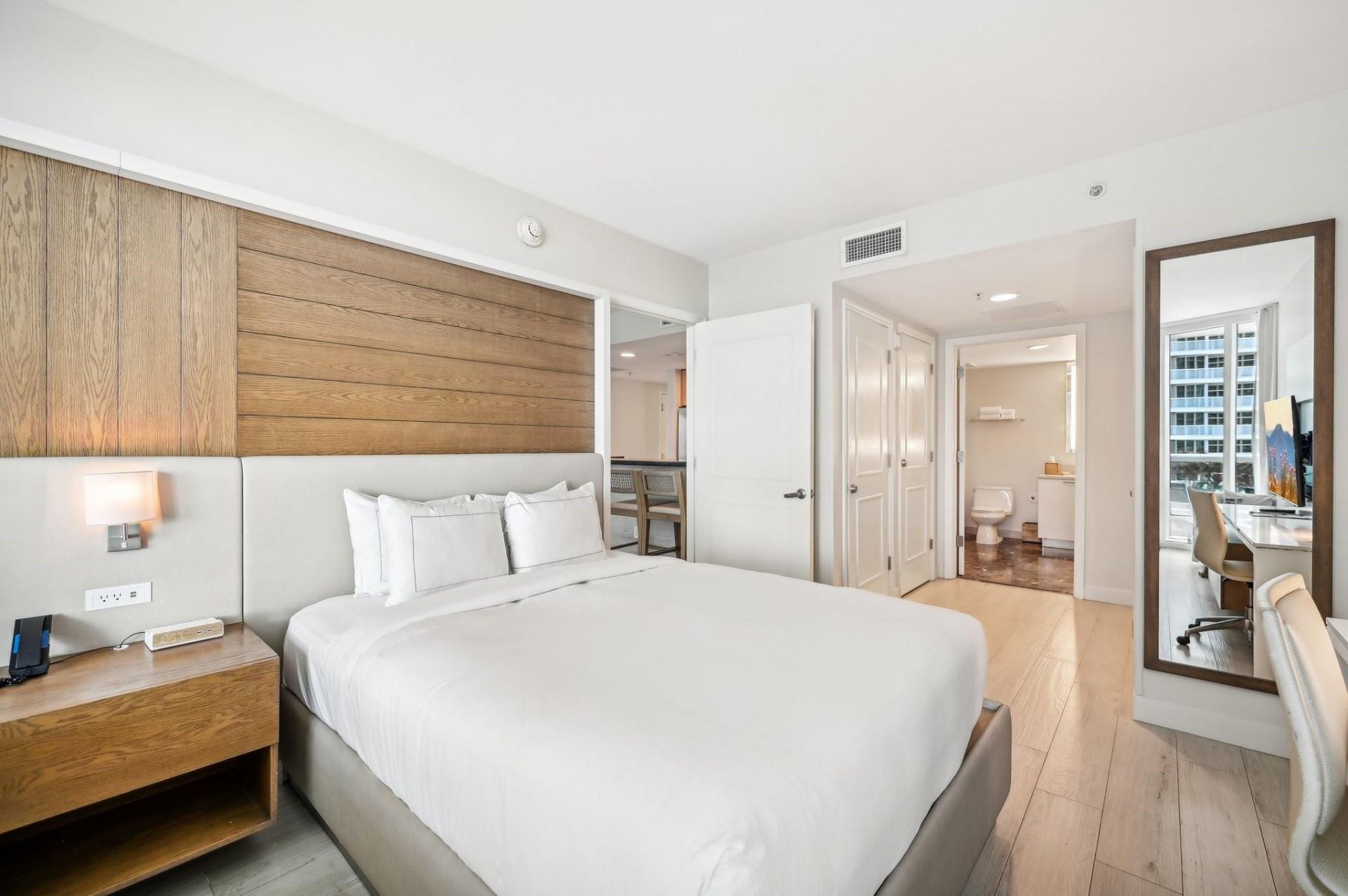 505 N Ft Lauderdale Beach Boulevard, Unit 813, Fort Lauderdale, FL 33304 Photo