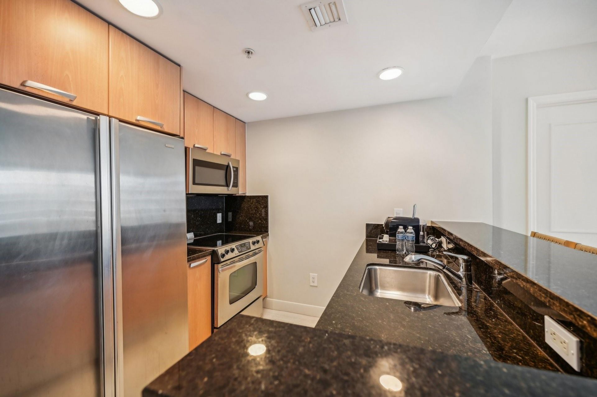 505 N Ft Lauderdale Beach Boulevard, Unit 813, Fort Lauderdale, FL 33304 Photo