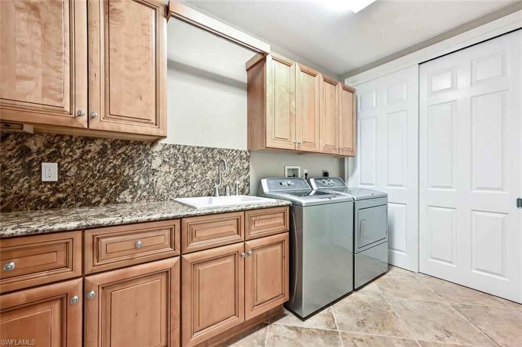 4722 Stratford Ct, Unit 1901, Naples, FL 34105 Photo