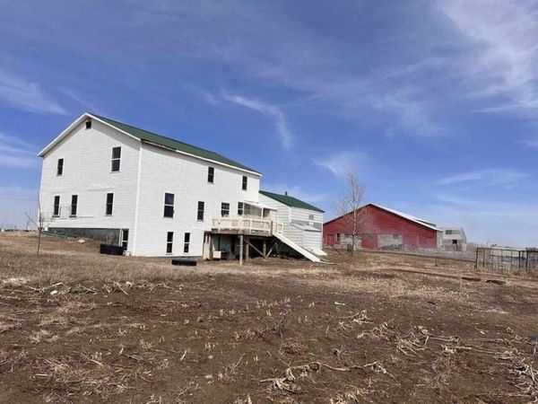 40729 285th St, Tripp, SD 57376