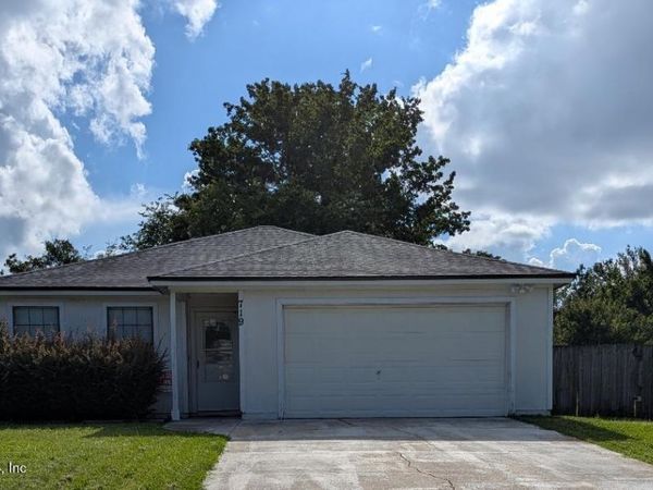 719 ANNE BONNEY Drive, Green Cove Springs, FL 32043