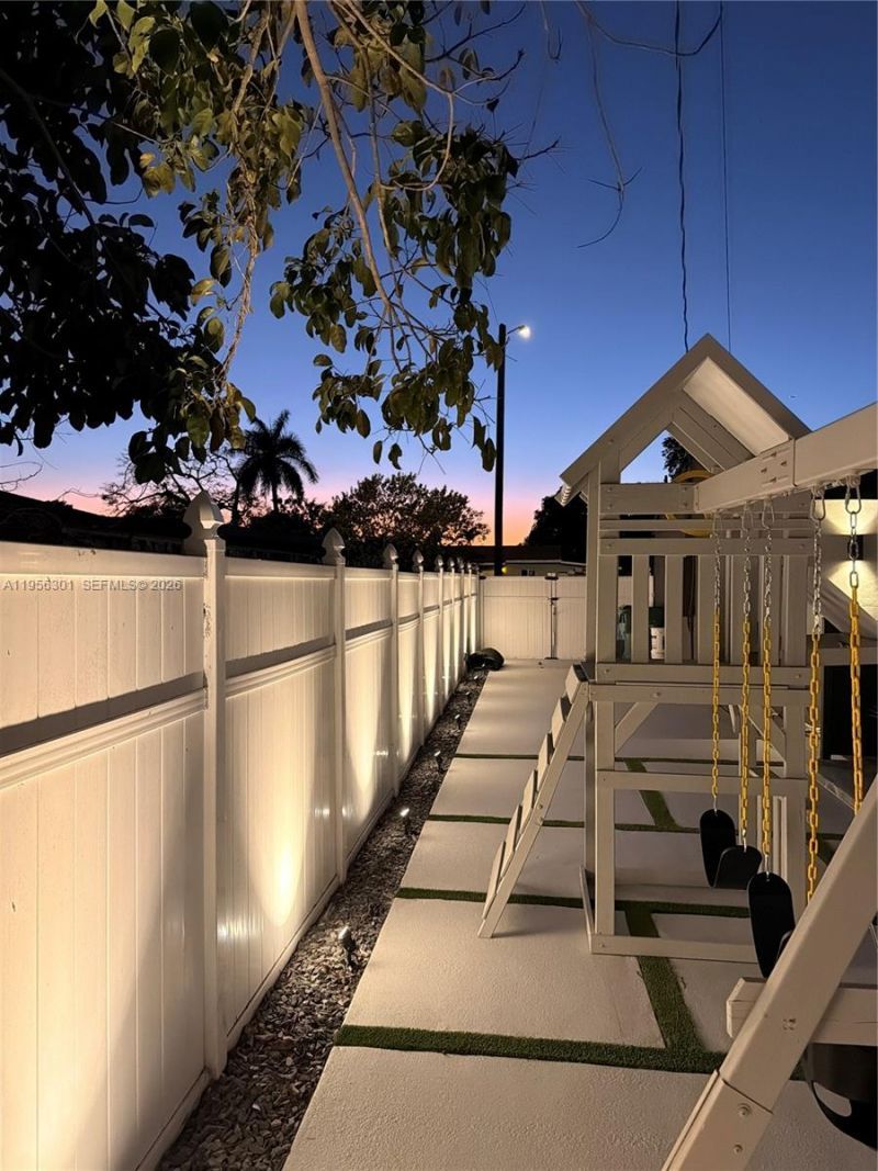 2340 SW 42nd Way, Fort Lauderdale, FL 33317 Photo