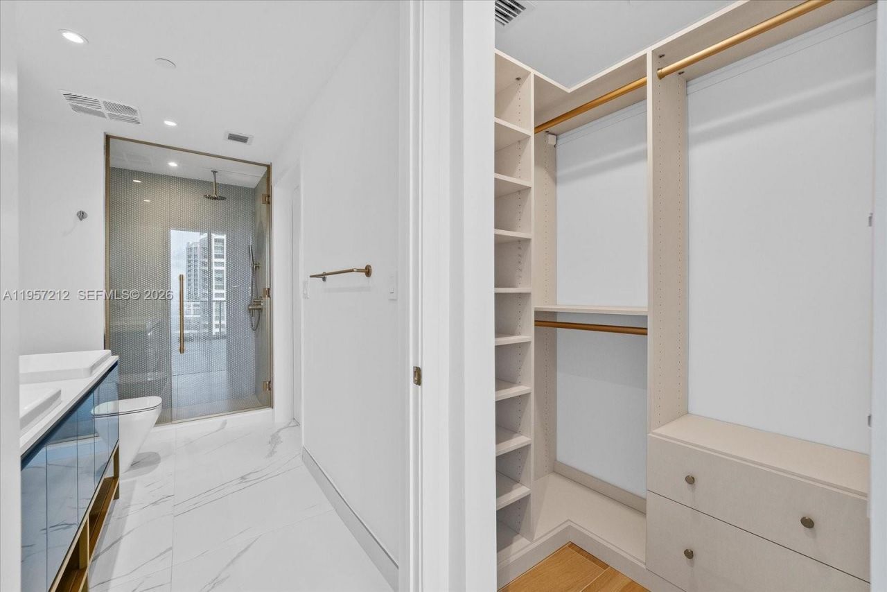 2678 Tigertail Ave, Unit 1209, Miami, FL 33133 Photo