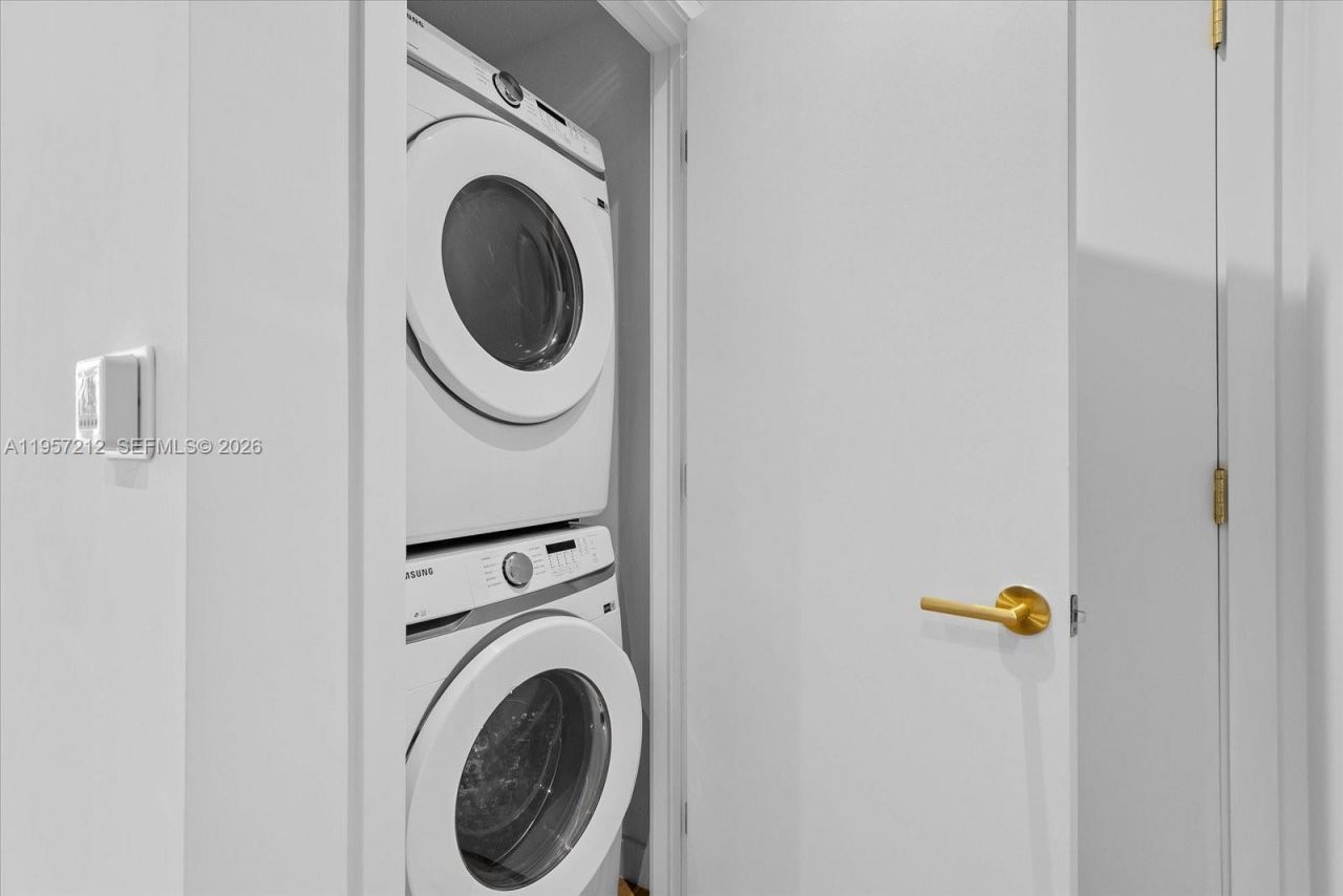 2678 Tigertail Ave, Unit 1209, Miami, FL 33133 Photo