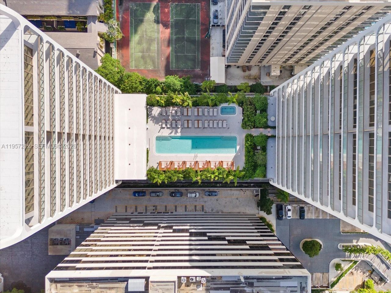 2678 Tigertail Ave, Unit 1209, Miami, FL 33133 Photo