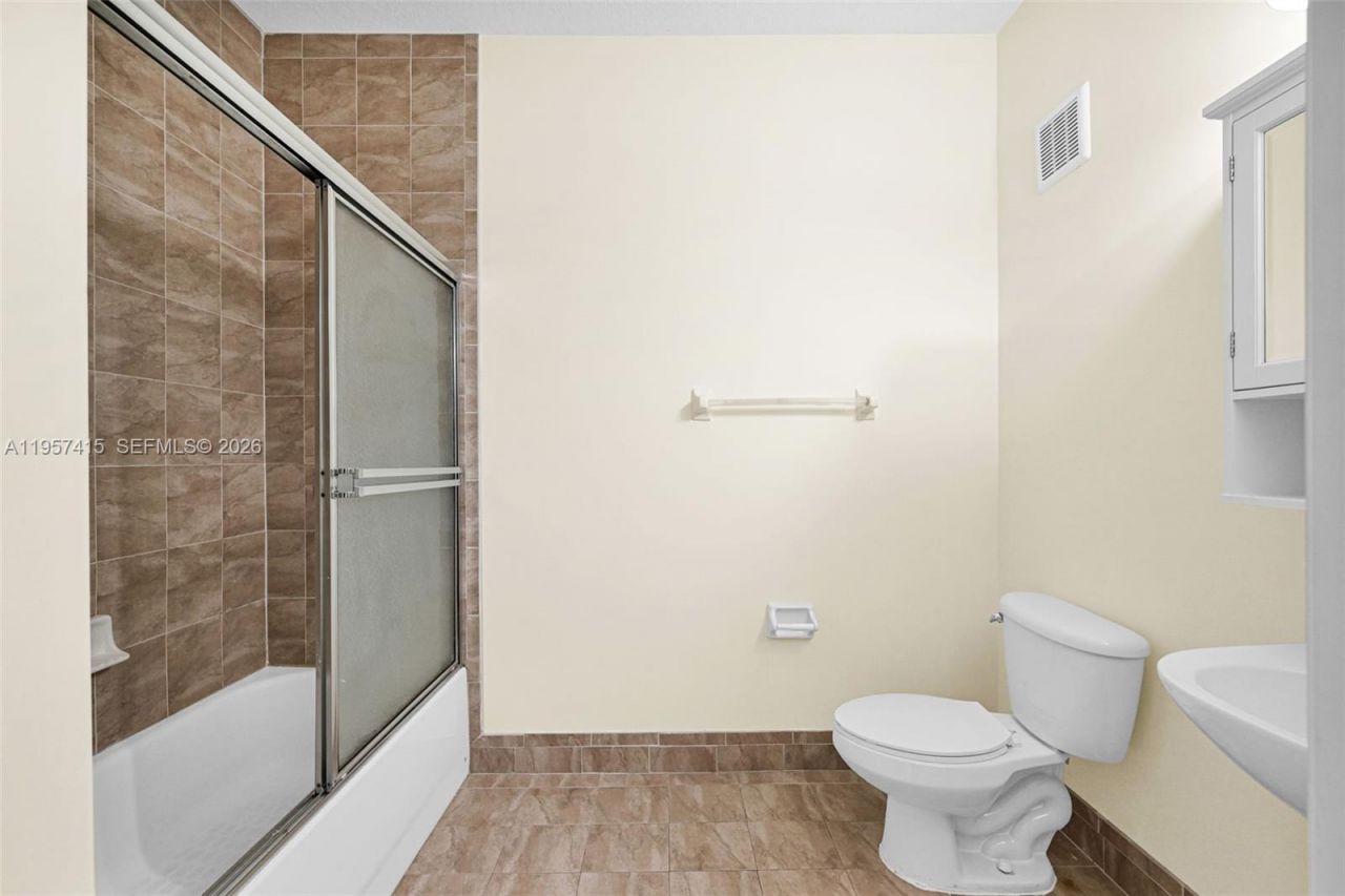 Please Call For Address, Unit 103, Miami, FL 33172 Photo