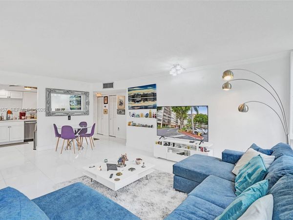 1400 Saint Charles Pl , Unit 204, Pembroke Pines, FL 33026