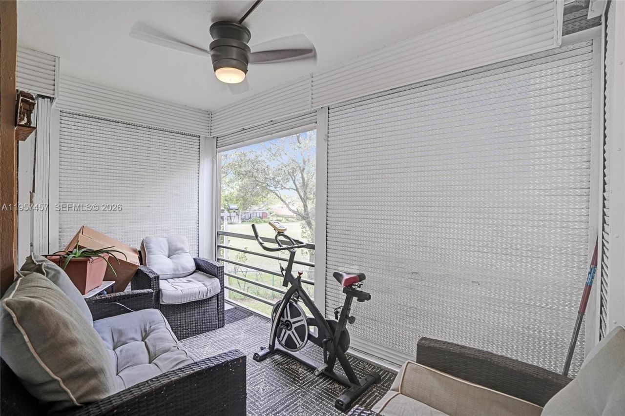 1400 Saint Charles Pl , Unit 204, Pembroke Pines, FL 33026 Photo