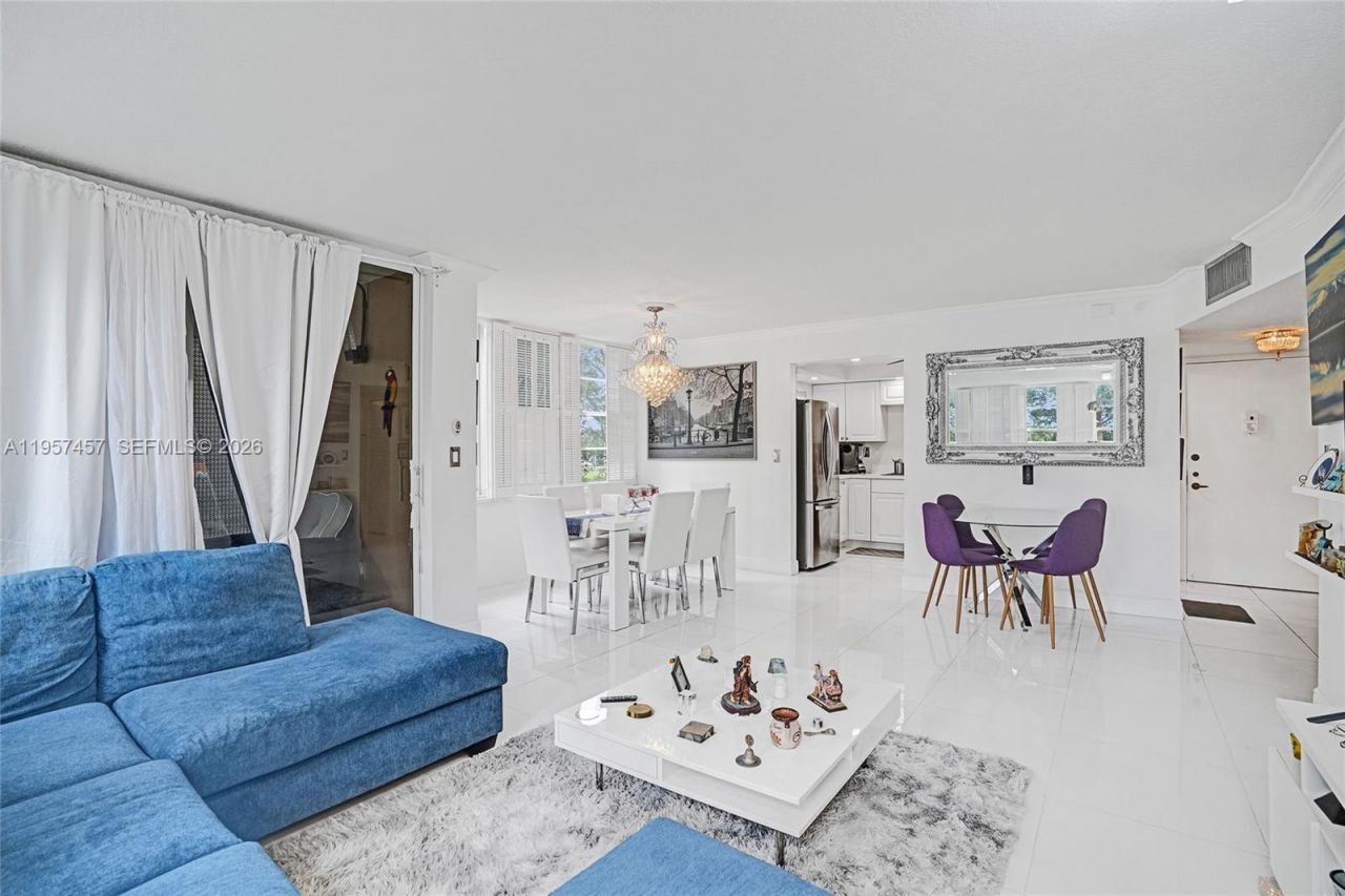 1400 Saint Charles Pl , Unit 204, Pembroke Pines, FL 33026 Photo