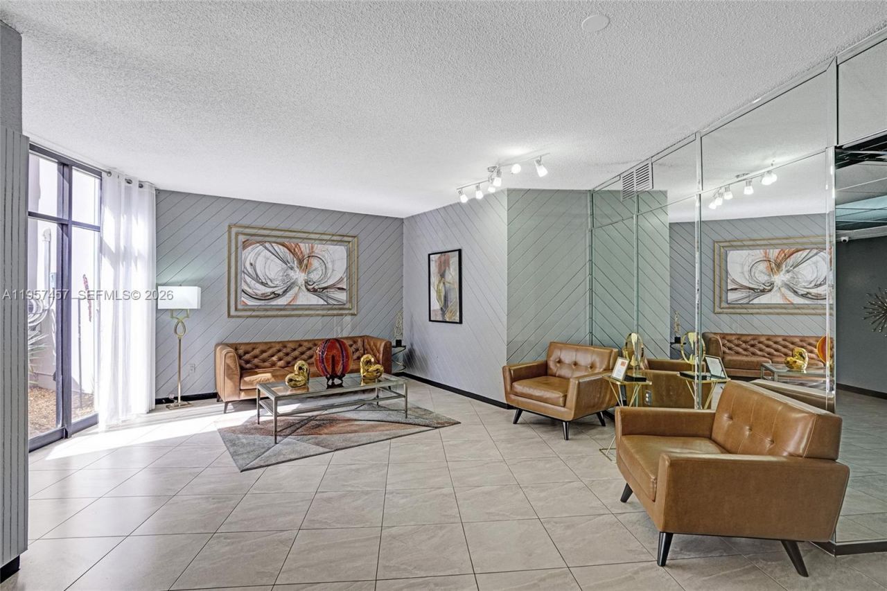 1400 Saint Charles Pl , Unit 204, Pembroke Pines, FL 33026 Photo