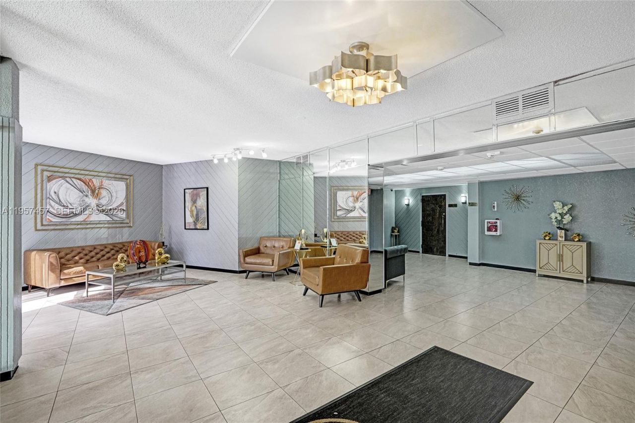 1400 Saint Charles Pl , Unit 204, Pembroke Pines, FL 33026 Photo