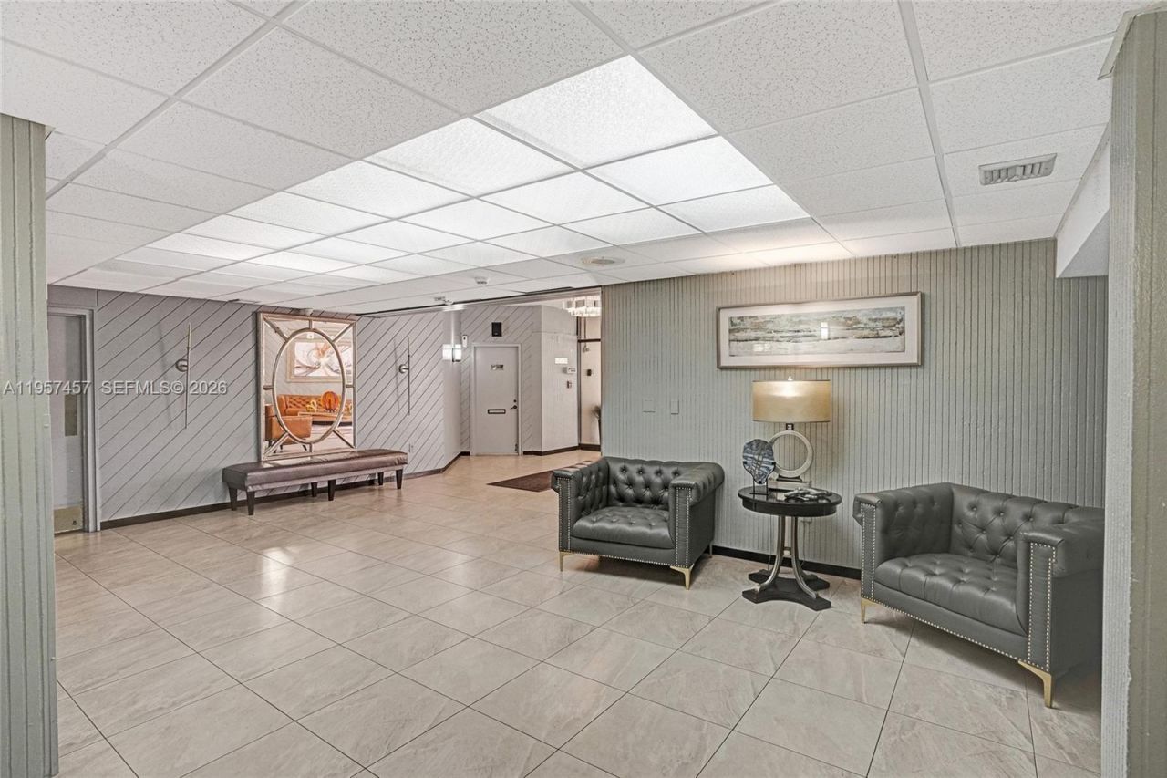 1400 Saint Charles Pl , Unit 204, Pembroke Pines, FL 33026 Photo