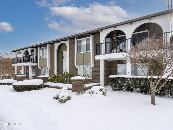 5441 Cresthaven Lane, Toledo, OH 43614