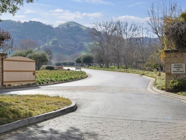 1450 Lakeview Court, San Martin, CA 95046