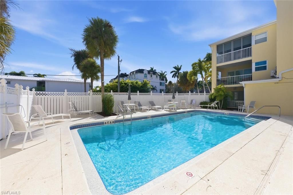 900 8th Ave S, Unit 103, Naples, FL 34102 Photo