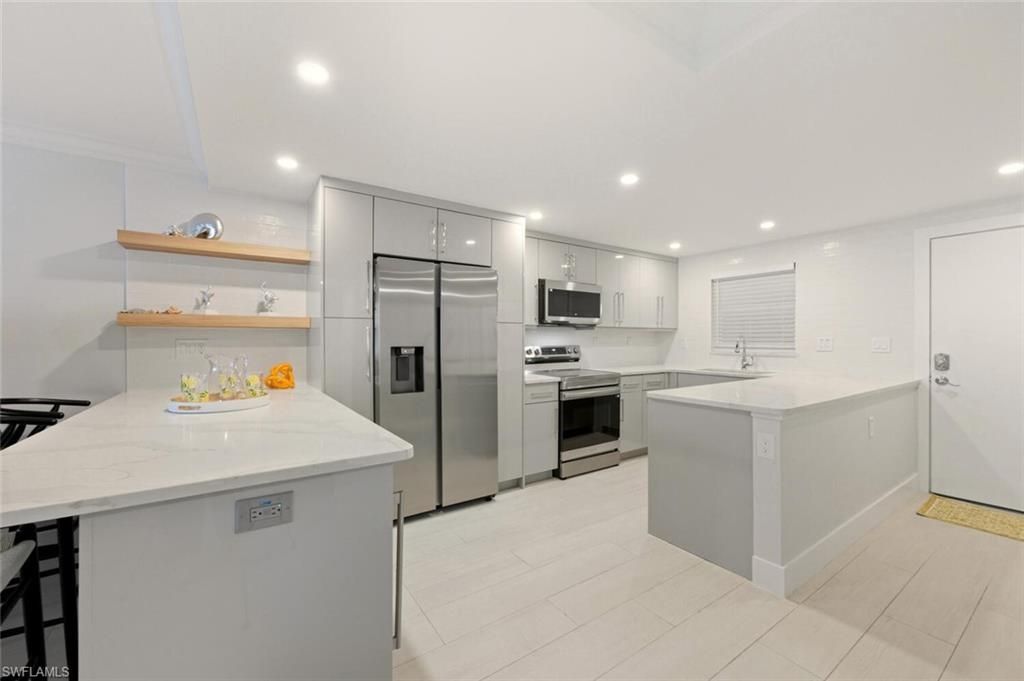 900 8th Ave S, Unit 103, Naples, FL 34102 Photo