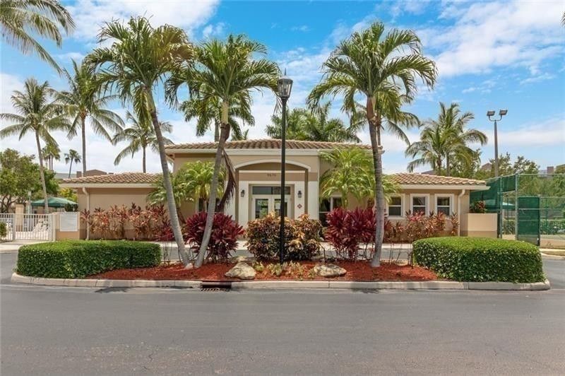 9560 Weldon Circle, Unit J413, Tamarac, FL 33321 Photo