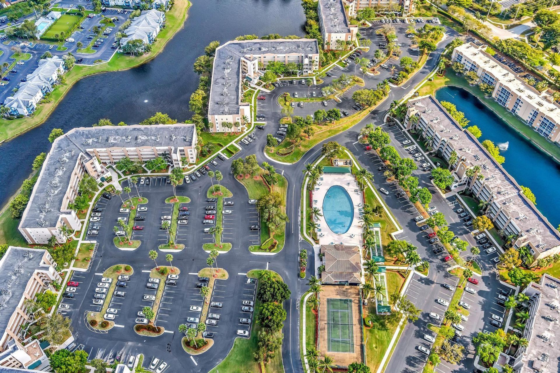 9560 Weldon Circle, Unit J413, Tamarac, FL 33321 Photo