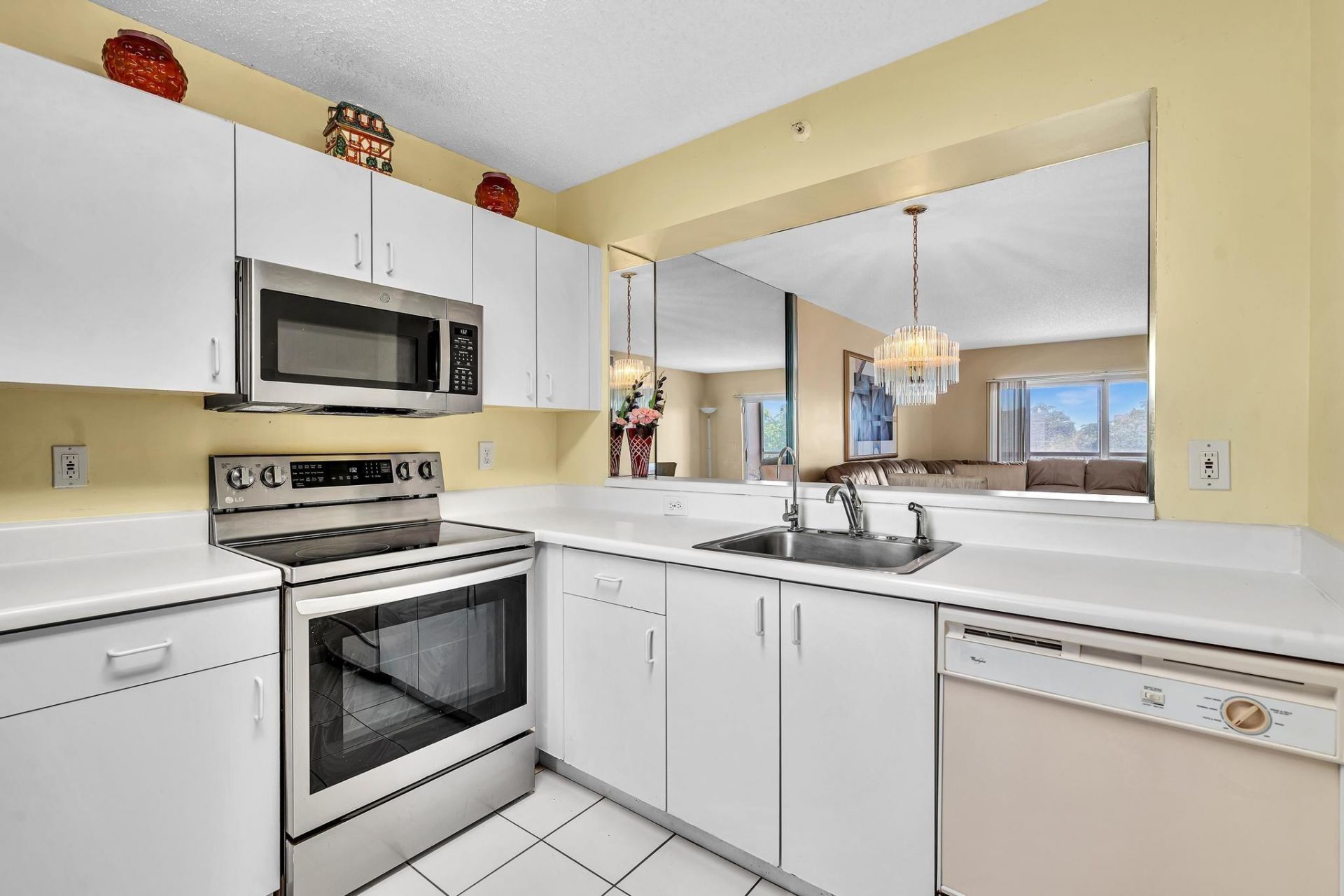 9560 Weldon Circle, Unit J413, Tamarac, FL 33321 Photo