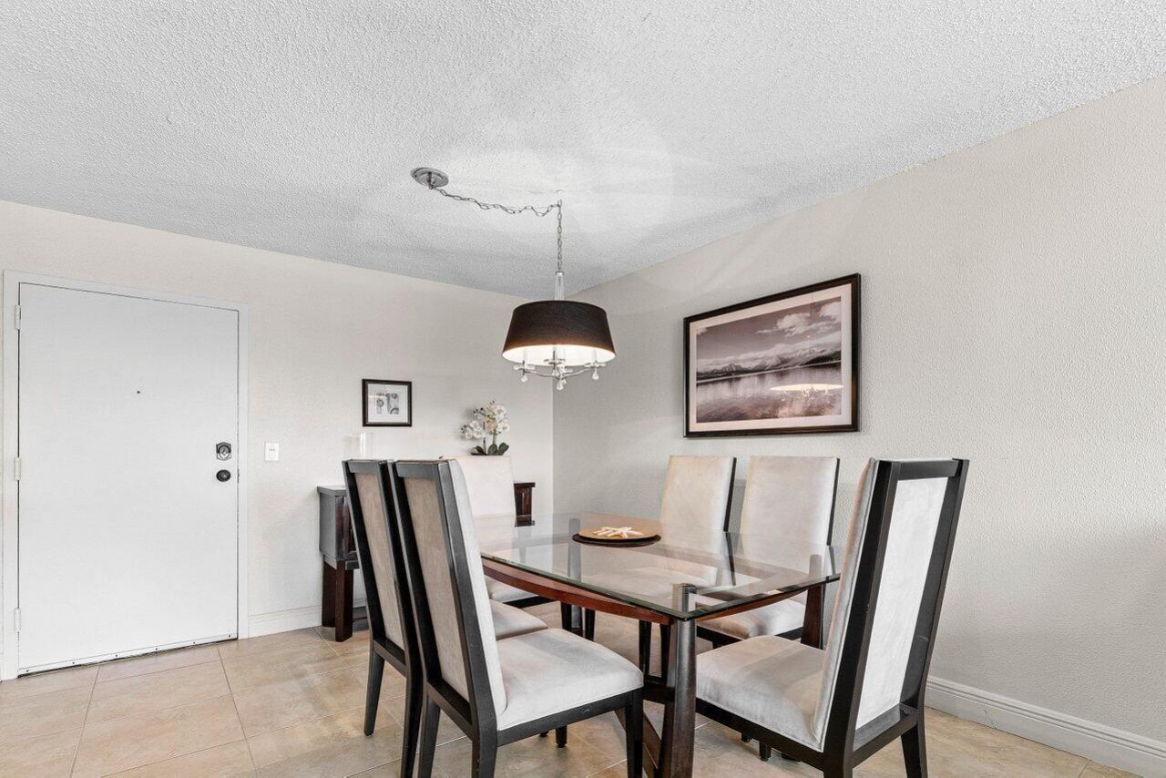1830 Embassy Drive, Unit 401, West Palm Beach, FL 33401 Photo