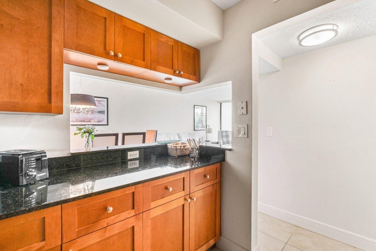 1830 Embassy Drive, Unit 401, West Palm Beach, FL 33401 Photo