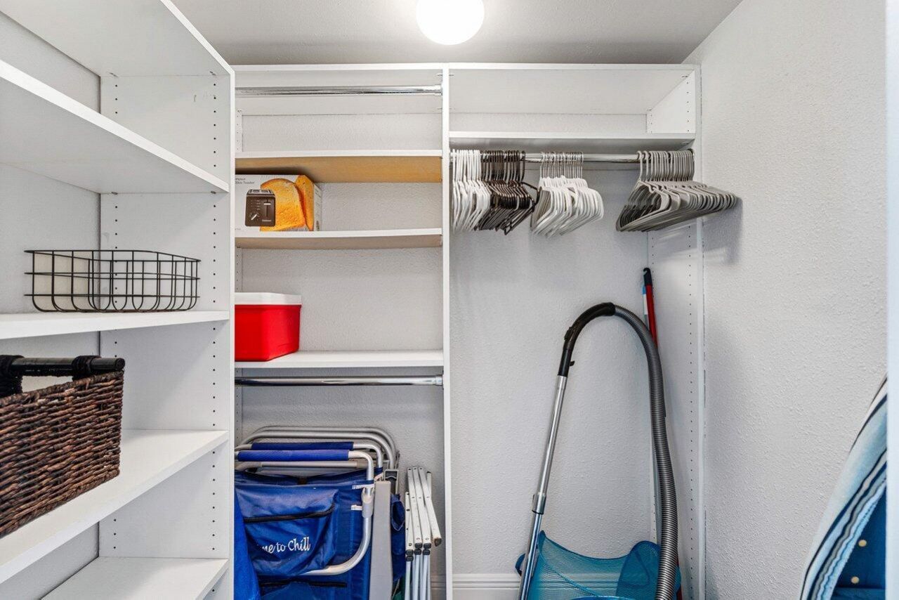 1830 Embassy Drive, Unit 401, West Palm Beach, FL 33401 Photo