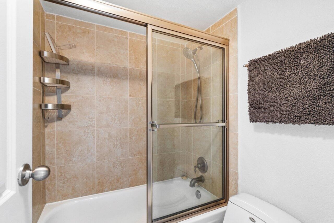 1830 Embassy Drive, Unit 401, West Palm Beach, FL 33401 Photo