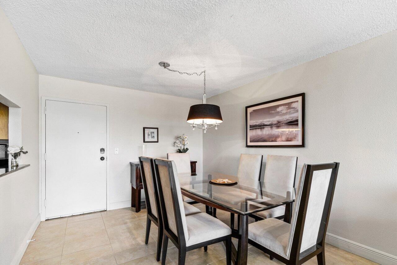 1830 Embassy Drive, Unit 401, West Palm Beach, FL 33401 Photo