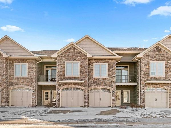 2883 Blue Sage Dr, Unit B, Coralville, IA 52241