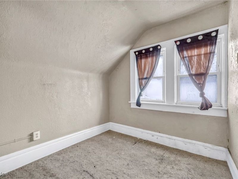 978 Delia Avenue, Akron, OH 44320 Photo 18