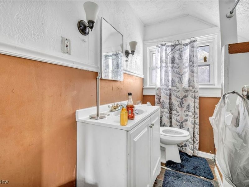 978 Delia Avenue, Akron, OH 44320 Photo 23