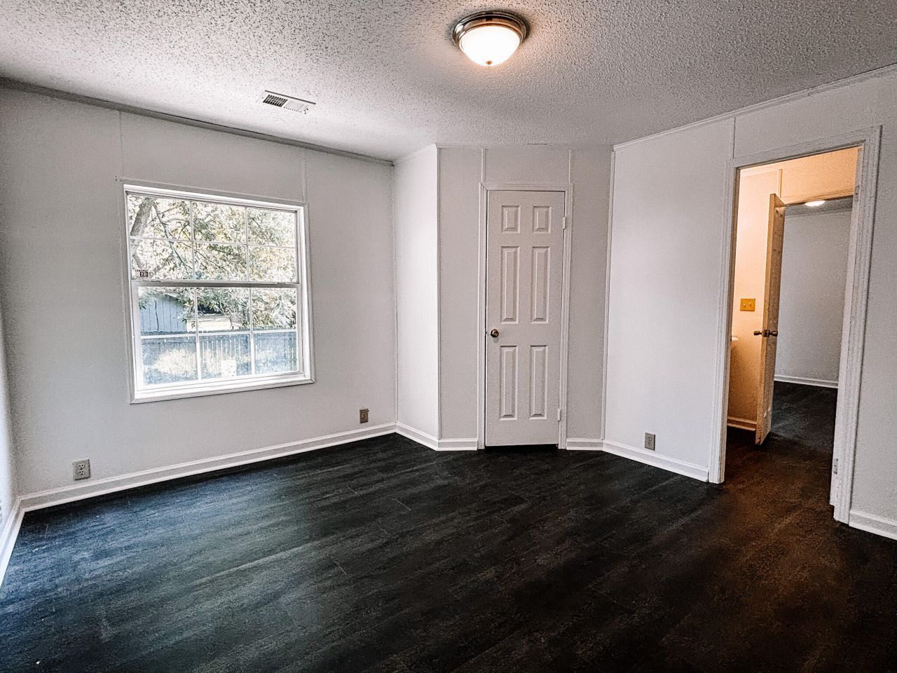 1030 Greenhill Road Photo 15