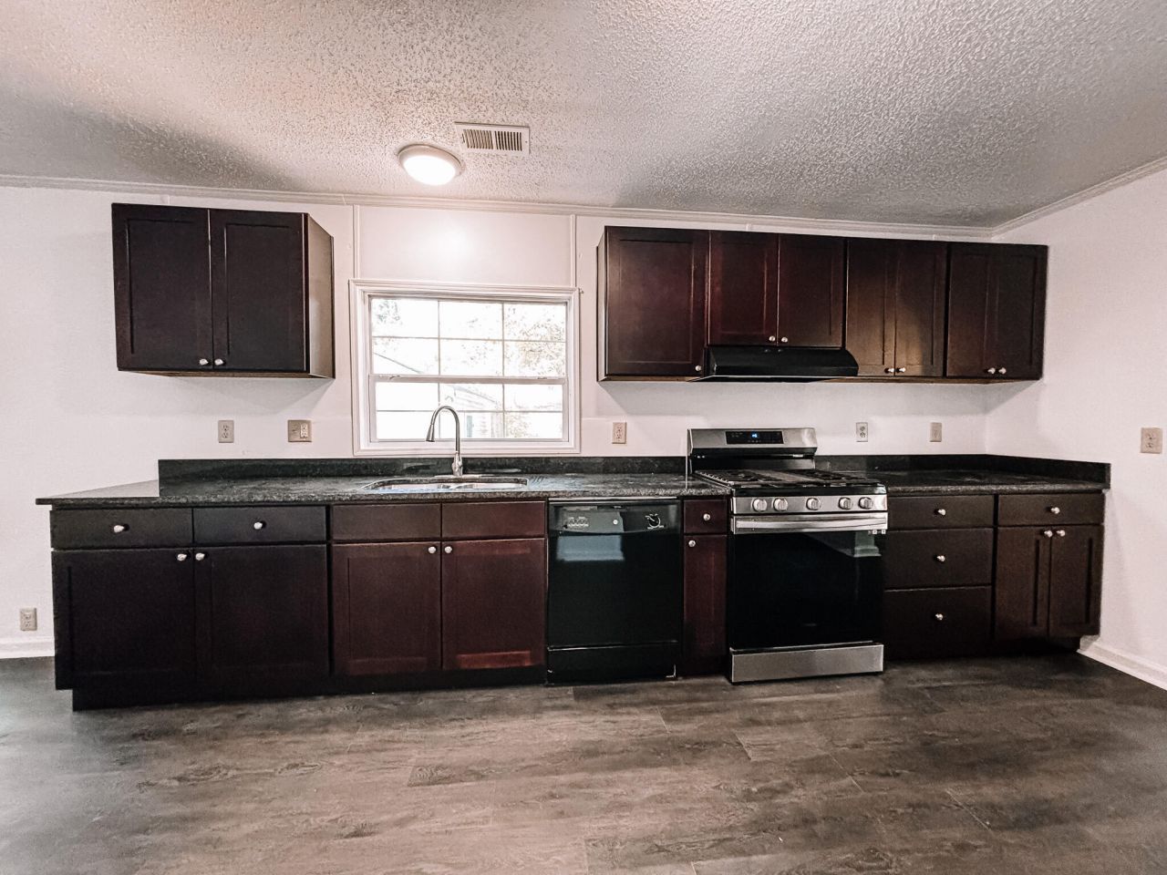 1030 Greenhill Road Photo 21