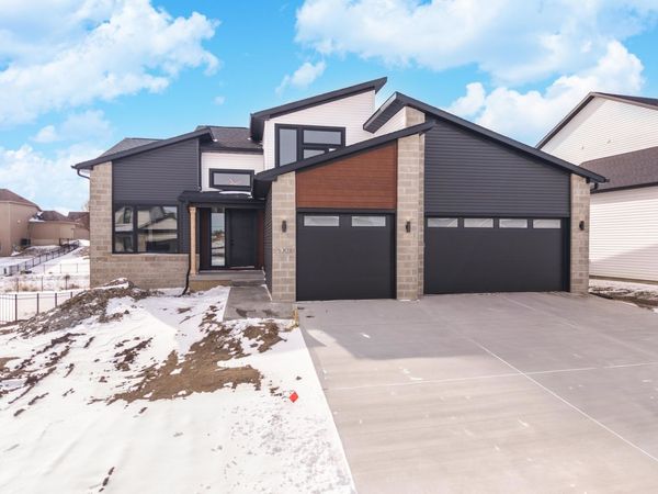 5303 Finlen Lane, Bloomington, IL 61705