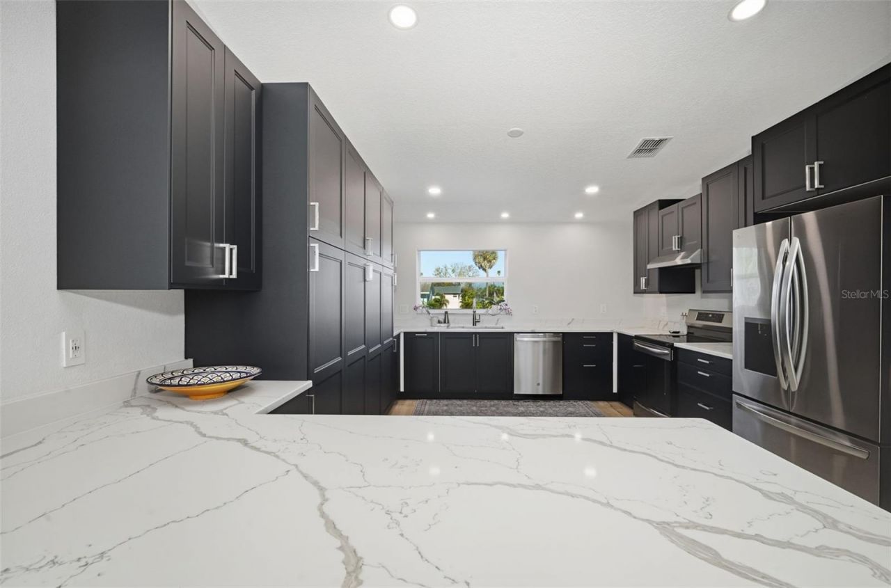 1826 Nebraska Avenue Ne, Saint Petersburg, FL 33703 Photo