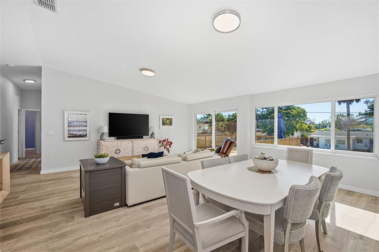 1826 Nebraska Avenue Ne, Saint Petersburg, FL 33703 Photo