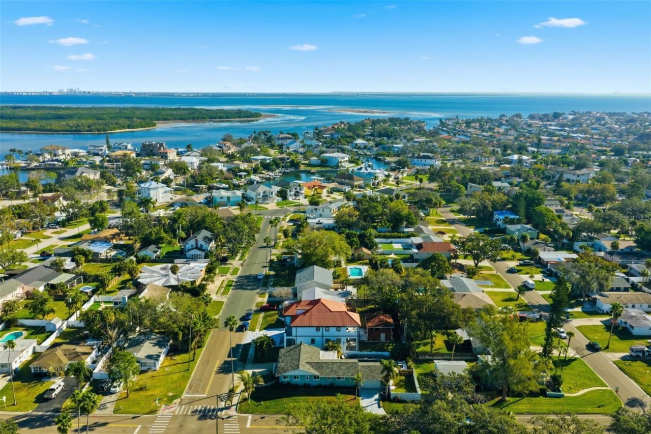 1826 Nebraska Avenue Ne, Saint Petersburg, FL 33703 Photo