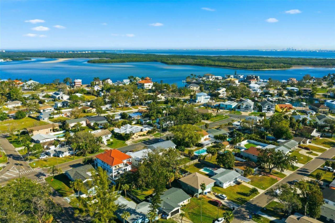 1826 Nebraska Avenue Ne, Saint Petersburg, FL 33703 Photo