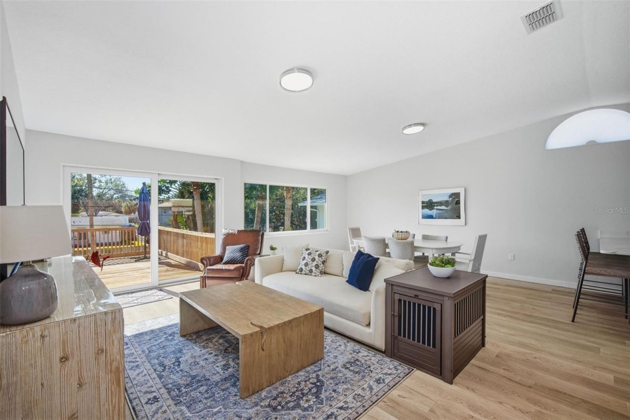 1826 Nebraska Avenue Ne, Saint Petersburg, FL 33703 Photo