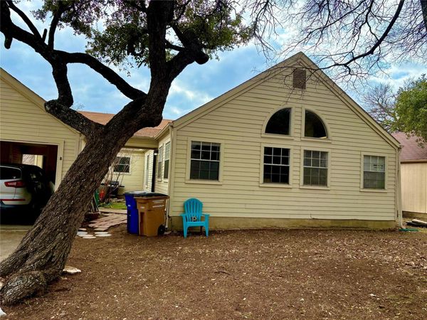 8811-B Pineridge DR, Unit B, Austin, TX 78729